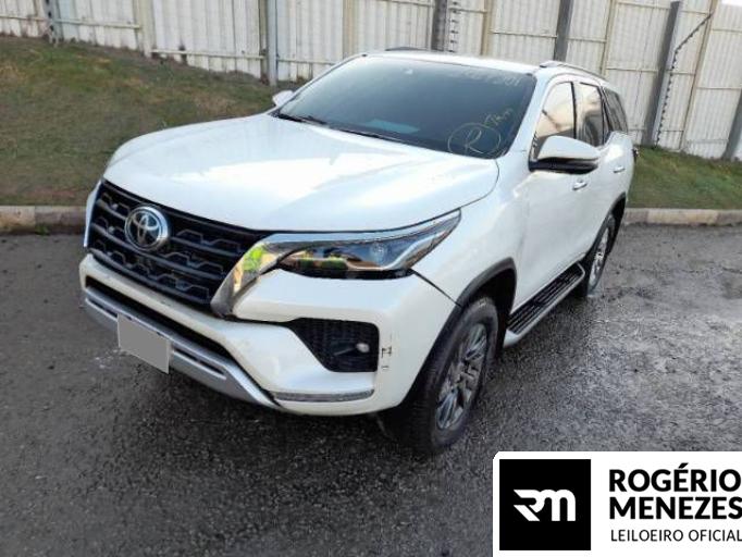 TOYOTA HILUX SW4 22/22