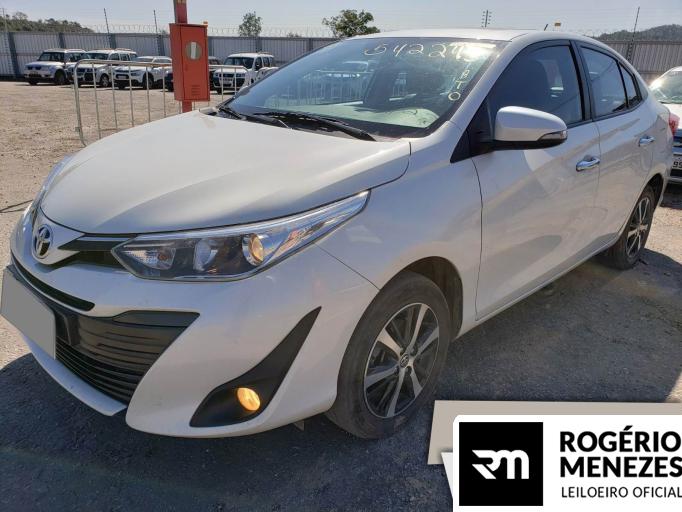 TOYOTA YARIS SEDAN 19/19