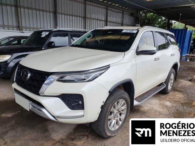 TOYOTA HILUX SW4 21/21